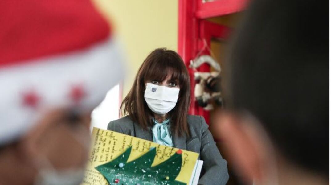  Kατερίνα Σακελλαροπούλου