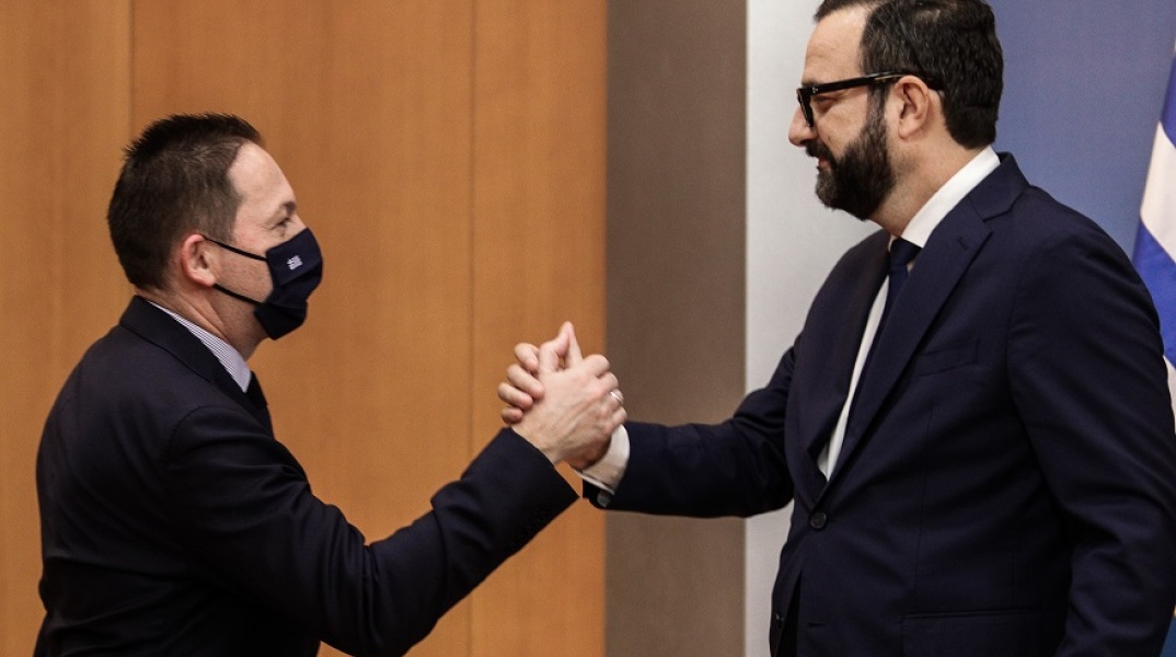 Αλλαγή σκυτάλης: Στέλιος Πέτσας - Χρήστος Ταραντίλης