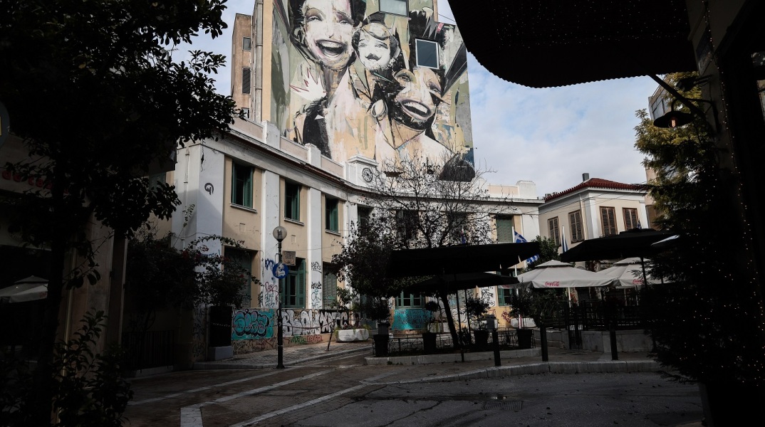 Κλειστά καταστήματα στου Ψυρρή - lockdown στην Αθήνα