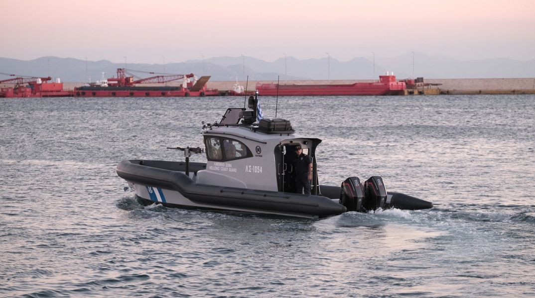 Τελετή παράδοσης ταχύπλοου σκάφους RAFNAR 1100 στο Λιμενικό Σώμα