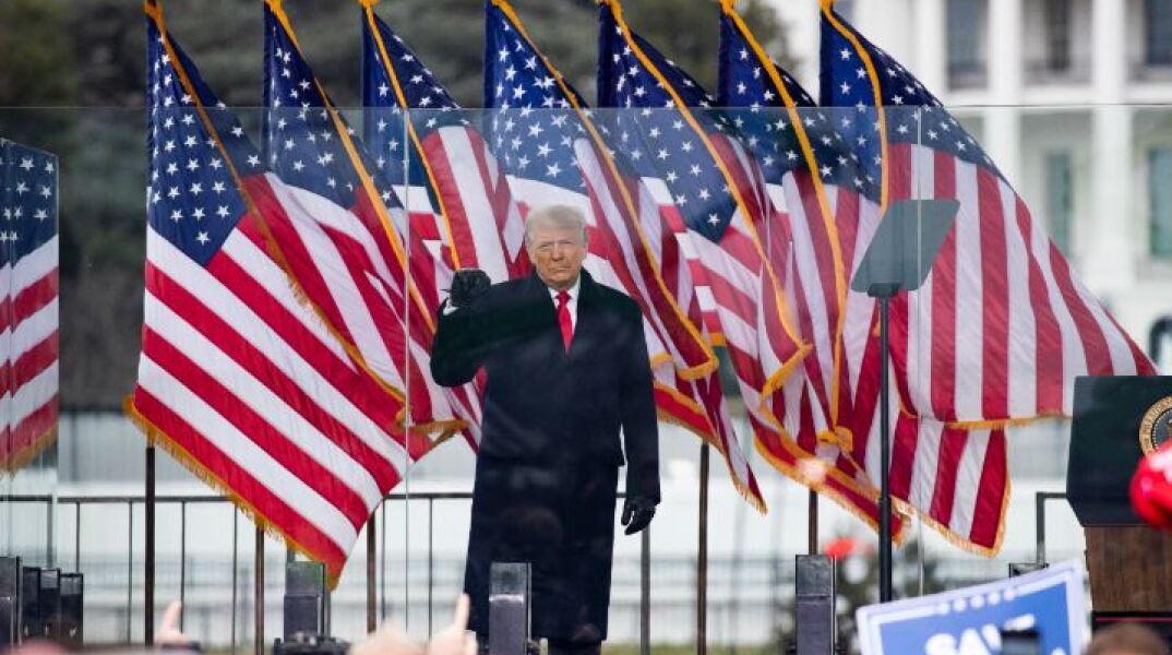  Ντόναλντ Τραμπ 