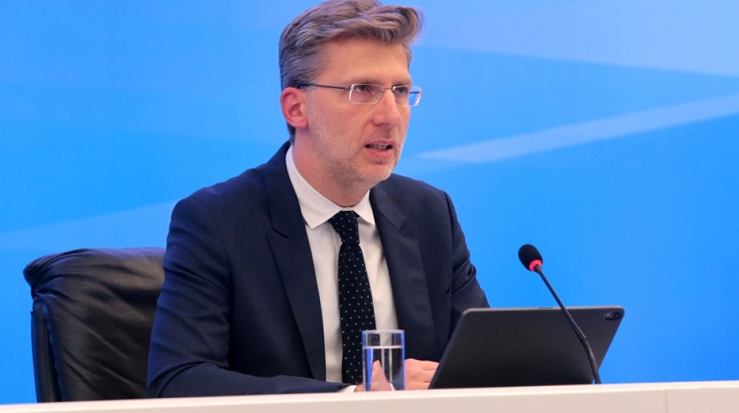 Ο υφυπουργός παρά τω πρωθυπουργώ, Άκης Σκέρτσος