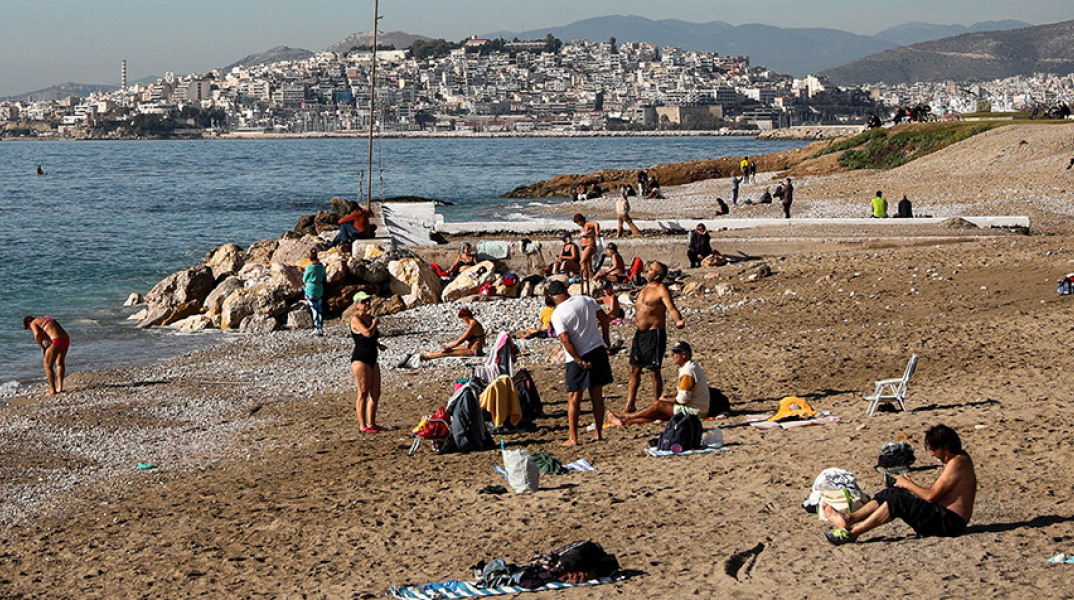 Η ΚΑΛΟΚΑΙΡΙΑ ΕΦΕΡΕ ΤΟΥΣ ΑΘΗΝΑΙΟΥΣ ΣΤΙΣ ΠΑΡΑΛΙΕΣ ΦΛΟΙΣΒΟΥ ΚΑΙ ΑΛΙΜΟΥ 