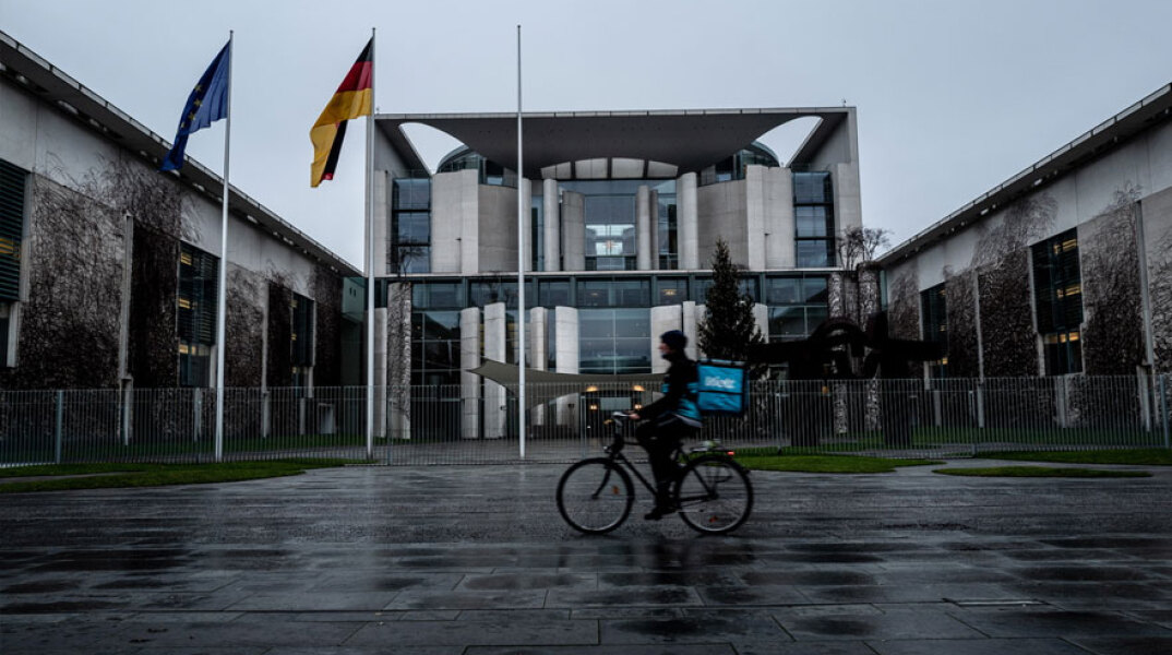Ποδηλάτης στη Γερμανία εν μέσω lockdown για τον κορωνοϊό