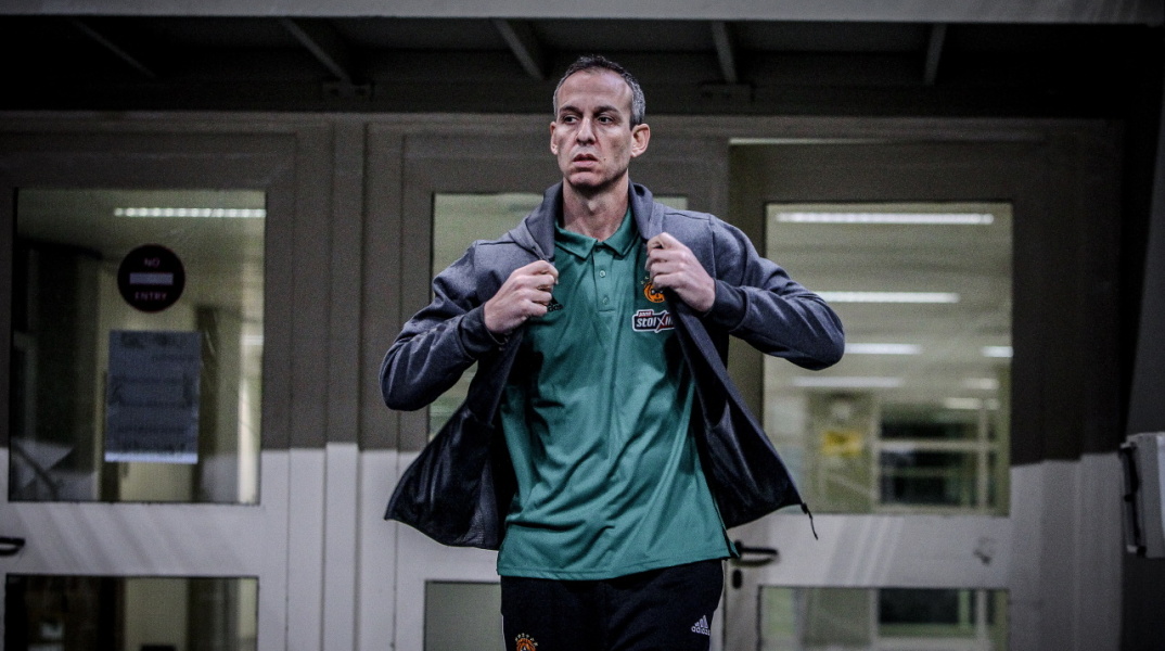 Ο Όντεντ Κάτας ανακοινώθηκε από τον Παναθηναϊκό και το Τριφύλλι πρέπει να βρει στο πρόσωπο του, έναν αντίστοιχο Γιώργο Μπαρτζώκα.