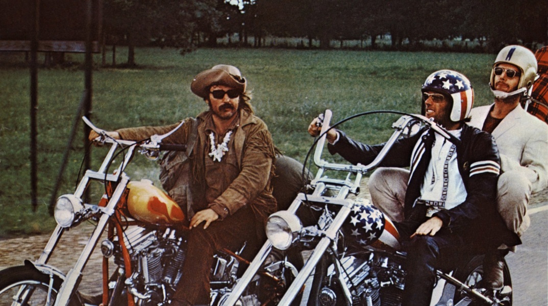 Σκηνή από την ταινία Easy Rider με τους Τζακ Νίκολσον, Πίτερ Φόντα