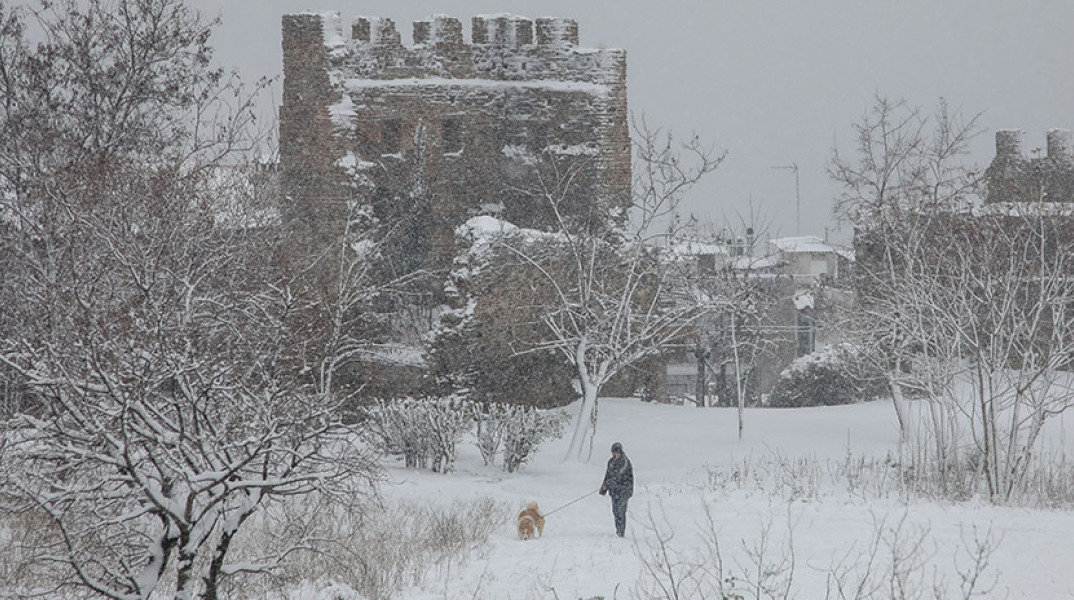 ΧΙΟΝΙΑ ΣΤΗΝ ΠΟΛΗ ΤΗΣ ΘΕΣΣΑΛΟΝΙΚΗΣ