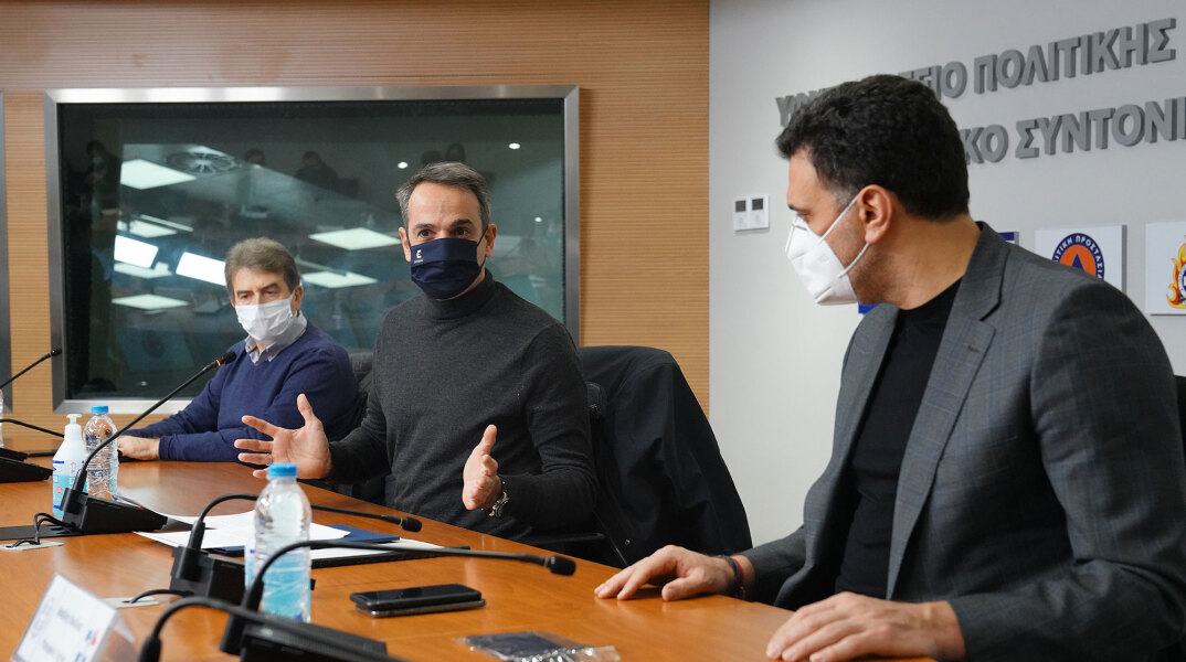 Ο πρωθυπουργός Κυριάκος Μητσοτάκης στη σύσκεψη για την πορεία των εμβολιασμών κατά του κορωνοϊού στην Ελλάδα