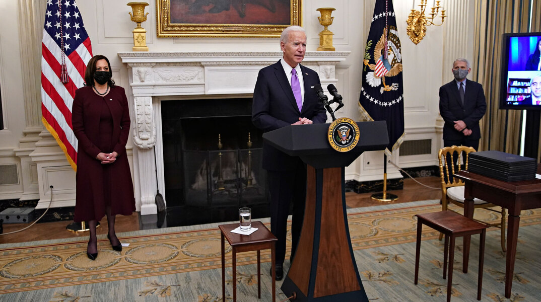 Ο Τζο Μπάιντεν στον Λευκό Οίκο σε ομιλία του για τον κορωνοϊό στις ΗΠΑ