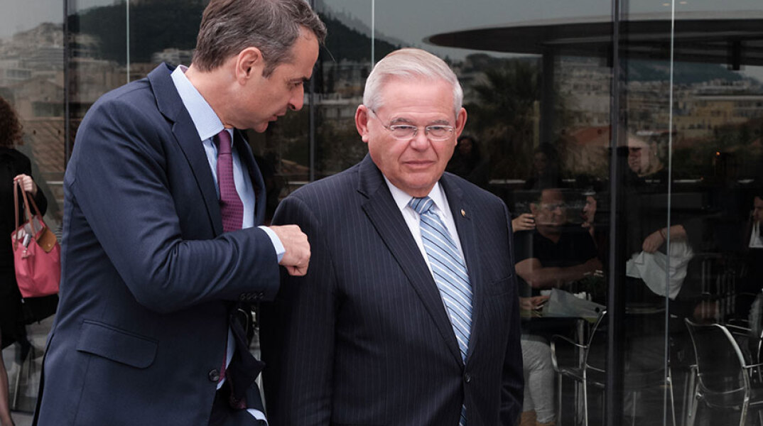 Κυριάκος Μητσοτάκης και Ρόμπερτ Μενέντεζ σε παλαιότερη συνάντηση στην Αθήνα