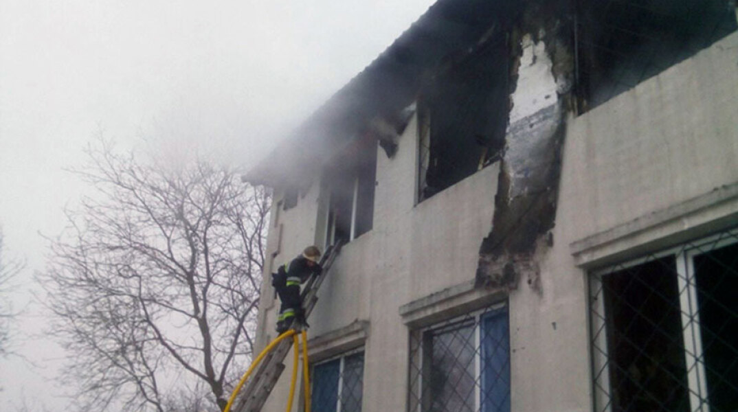 Ουκρανία: Στάχτη και αποκαΐδια σε γηροκομείο στο Χάρκοβο μετά τη φονική πυρκαγιά