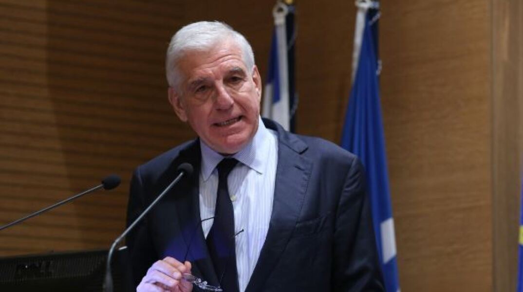  Γιάννος Παπαντωνίου 