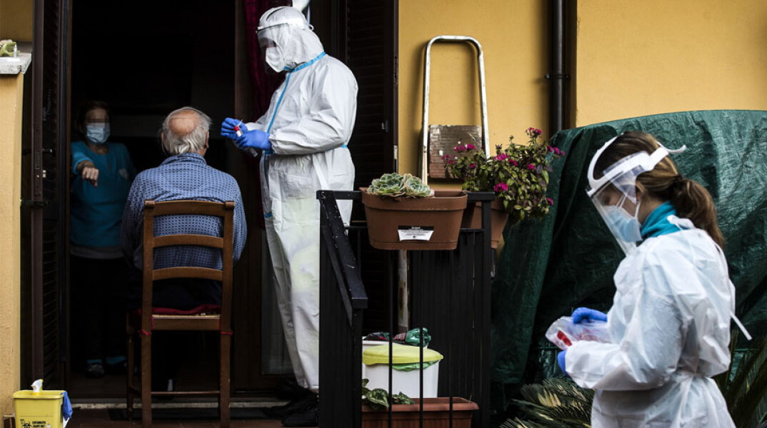 Κορωνοϊός στην Ιταλία - Έλεγχοι με rapid test σε οίκο ευγηρίας