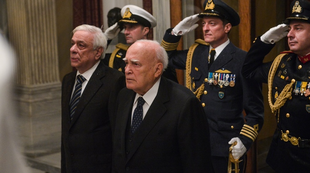 Κάρολος Παπούλιας