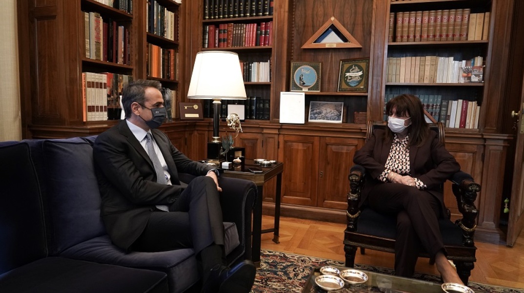 Η ΠτΔ Κατερίνα Σακελλαροπούλου με τον Κυριάκο Μητσοτάκη