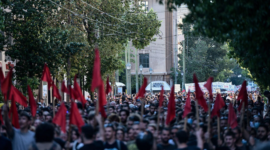 ΑΘΗΝΑ - ΣΥΓΚΕΝΤΡΩΣΗ ΔΙΑΜΑΡΤΥΡΙΑΣ ΕΝΑΝΤΙΑ ΣΤΟ ΝΟΜΟΣΧΕΔΙΟ ΓΙΑ ΤΙΣ ΔΙΑΔΗΛΩΣΕΙΣ