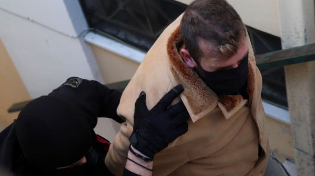   Aπολογείται σήμερα ο προπονητής