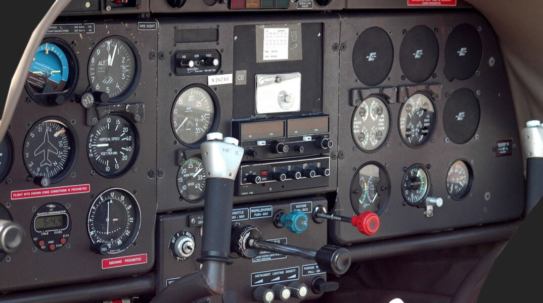 Cockpit αεροσκάφους (ΦΩΤΟ ΑΡΧΕΙΟΥ)