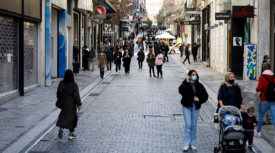 Λίγος κόσμος στην Ερμού, πρώτη ημέρα εφαρμογής του click away