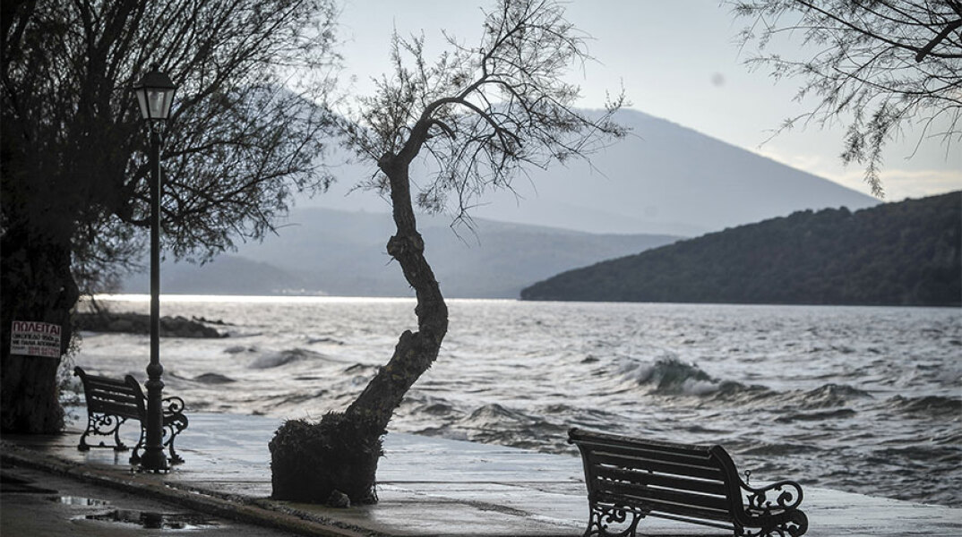 Ο καιρός σήμερα: Νεφώσεις, βροχές και χαλάζι προβλέπει η ΕΜΥ την Κυριακή 31 Ιανουαρίου 2021