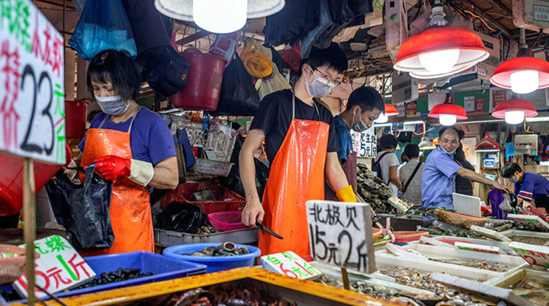 Υπαίθρια αγορά νωπών προϊόντων στην Κίνα (ΦΩΤΟ ΑΡΧΕΙΟΥ)