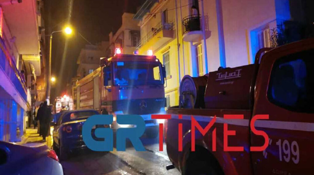 Νεκρός άνδρας σε πυρκαγιά σε εγκαταλελειμμένο ισόγειο κατάστημα στη Θεσσαλονίκη