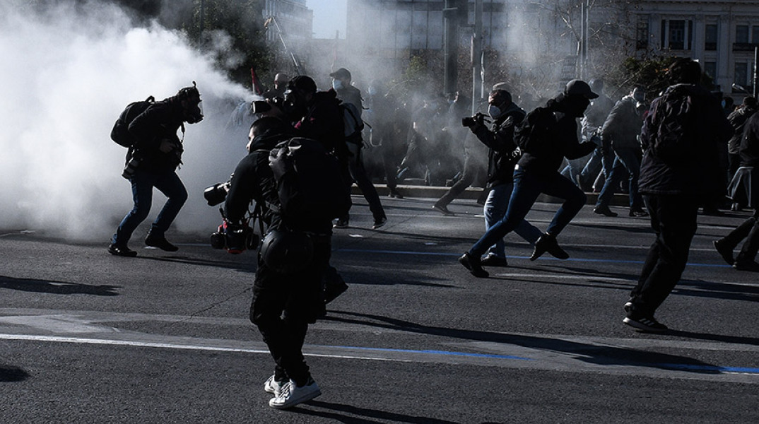 ΕΠΕΙΣΟΔΙΑ ΣΤΟ ΠΑΝΕΚΠΑΙΔΕΥΤΙΚΟ ΣΥΛΛΑΛΗΤΗΡΙΟ ΣΤΗΝ ΑΘΗΝΑ ΕΝΑΝΤΙΑ ΣΤΟ ΝΕΟ ΝΟΜΟΣΧΕΔΙΟ ΓΙΑ ΤΗΝ ΤΡΙΤΟΒΑΘΜΙΑ ΕΚΠΑΙΔΕΥΣΗ 