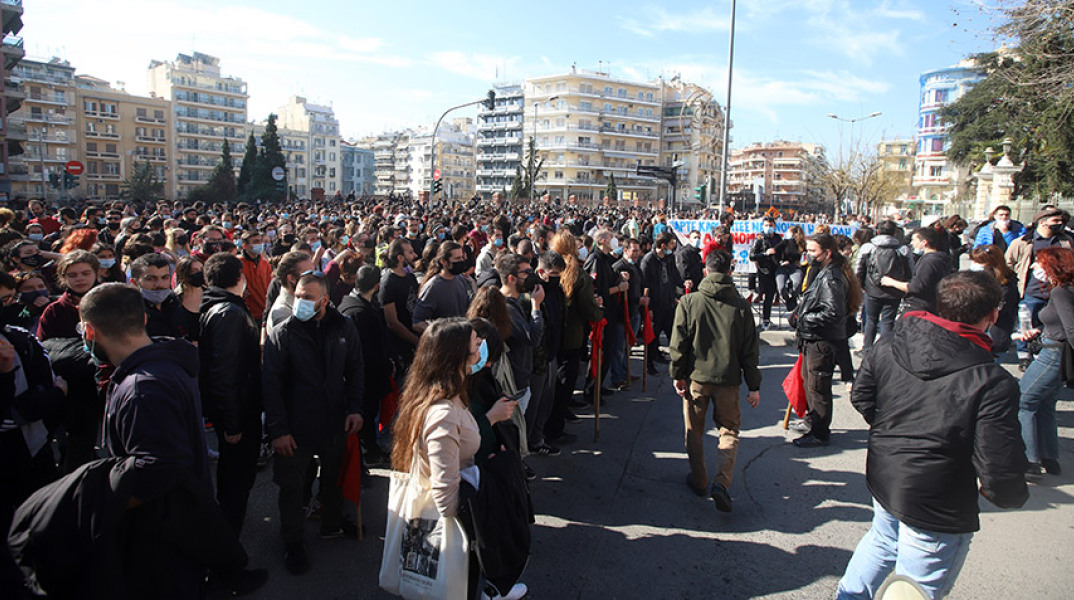 ΘΕΣΣΑΛΟΝΙΚΗ - ΠΟΡΕΙΑ ΦΟΙΤΗΤΙΚΩΝ ΣΥΛΛΟΓΩΝ, ΜΑΘΗΤΩΝ, ΕΚΠΑΙΔΕΥΤΙΚΩΝ ΚΑΙ ΜΕΛΩΝ ΤΟΥ ΠΑΜΕ ΕΝΑΝΤΙΑ ΣΤΟ ΝΟΜΟΣΧΕΔΙΟ ΤΟΥ ΥΠ. ΠΑΙΔΕΙΑΣ