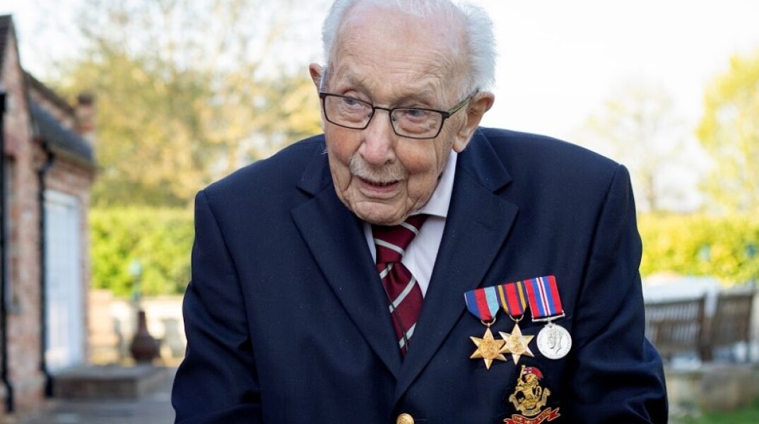 Ο Σερ Τομ Μουρ