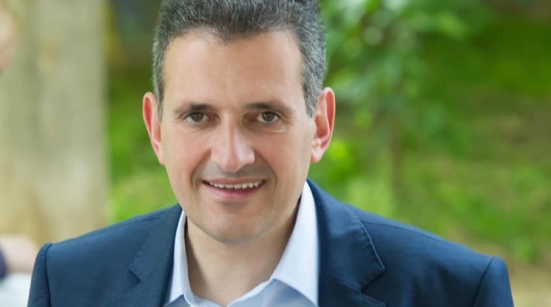 O Δήμαρχος Καλλιθέας, Δημήτρης Κάρναβος