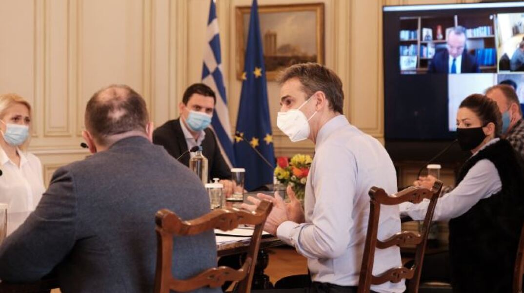 Συνάντηση Μητσοτάκη με επαγγελματίες της εστίασης