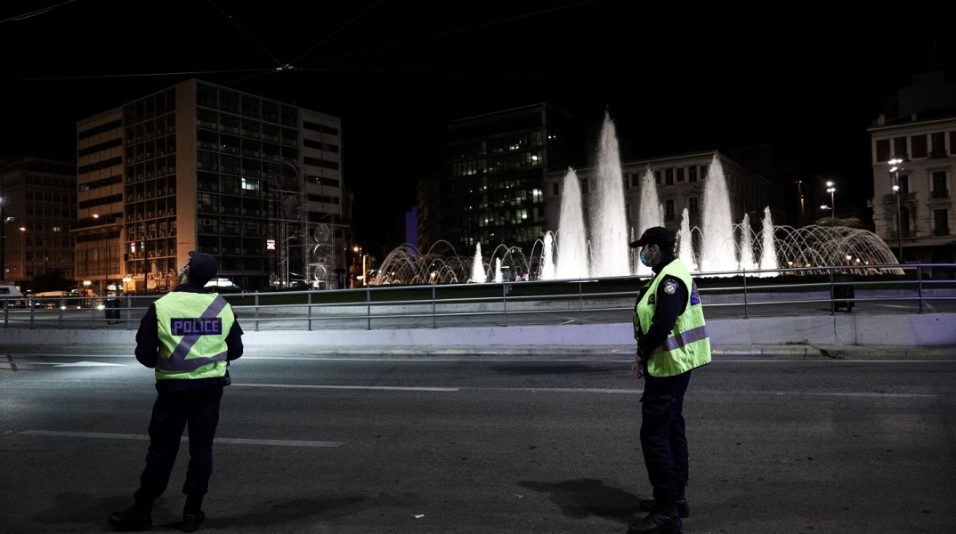 Μπλόκο αστυνομικών στην Ομόνοια