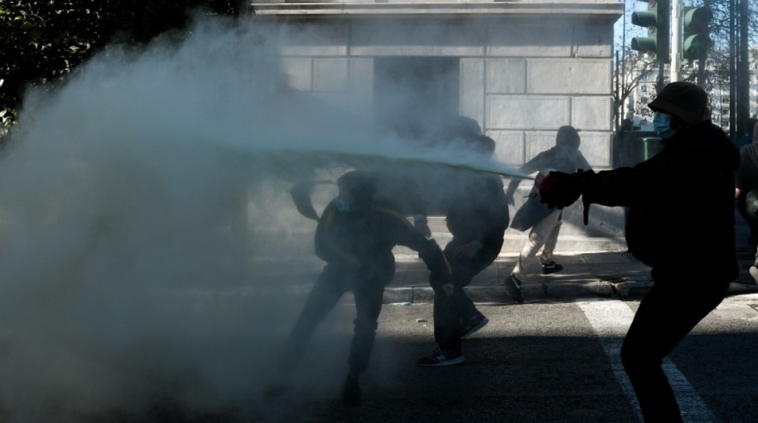 Επεισόδια στο πανεκπαιδευτικό συλλαλητήριο της Αθήνας