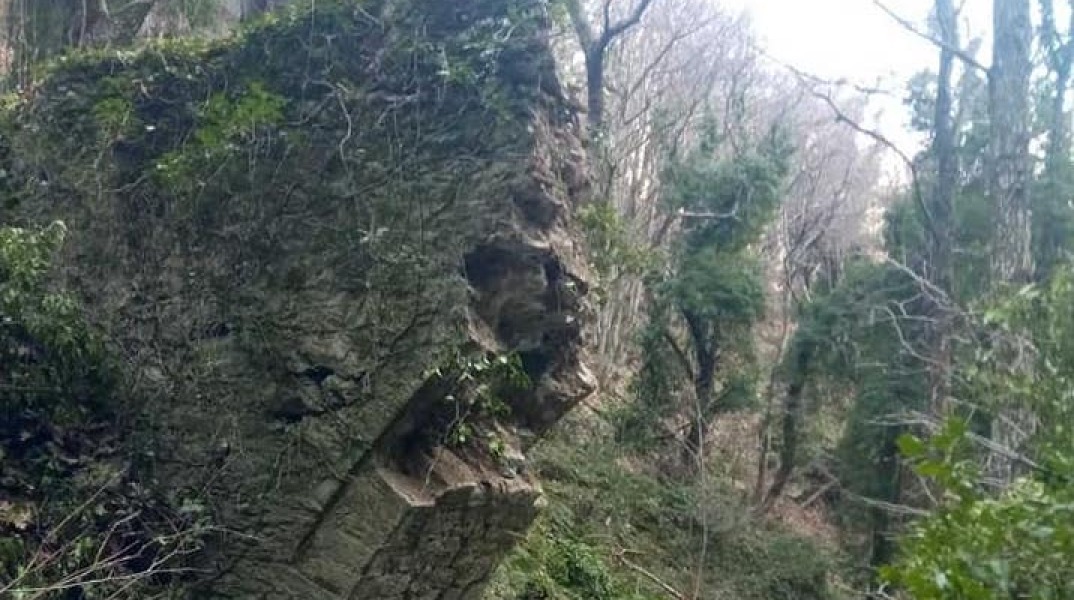 Εικόνα από την κατάρρευση του γεφυριού στην Τσαγκαράδα