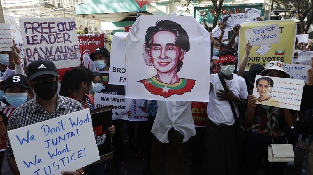 Στιγμιότυπο από τις διαδηλώσεις στη Μιανμάρ