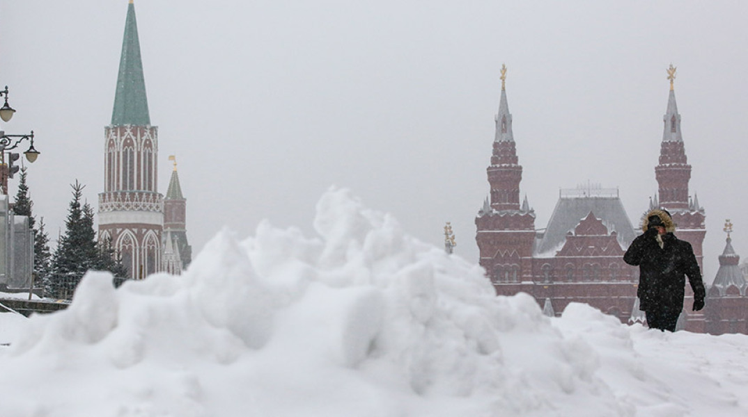 Ρωσία - Σφοδρή χιονόπτωση στη Μόσχα 
