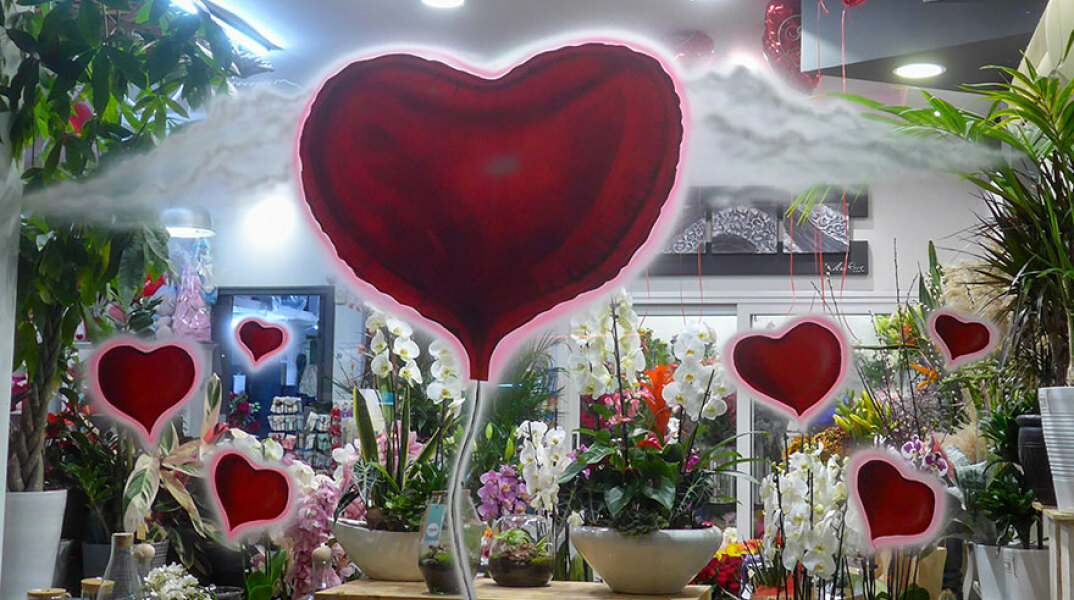 Στολισμένο ανθοπωλείο για τον Άγιο Βαλεντίνο την Κυριακή 14 Φεβρουαρίου 2021