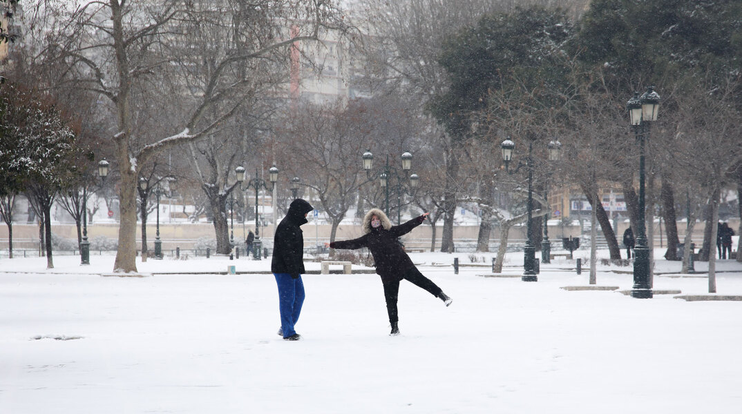 Χιόνια στη Θεσσαλονίκη έφερε η κακοκαιρία «Μήδεια»