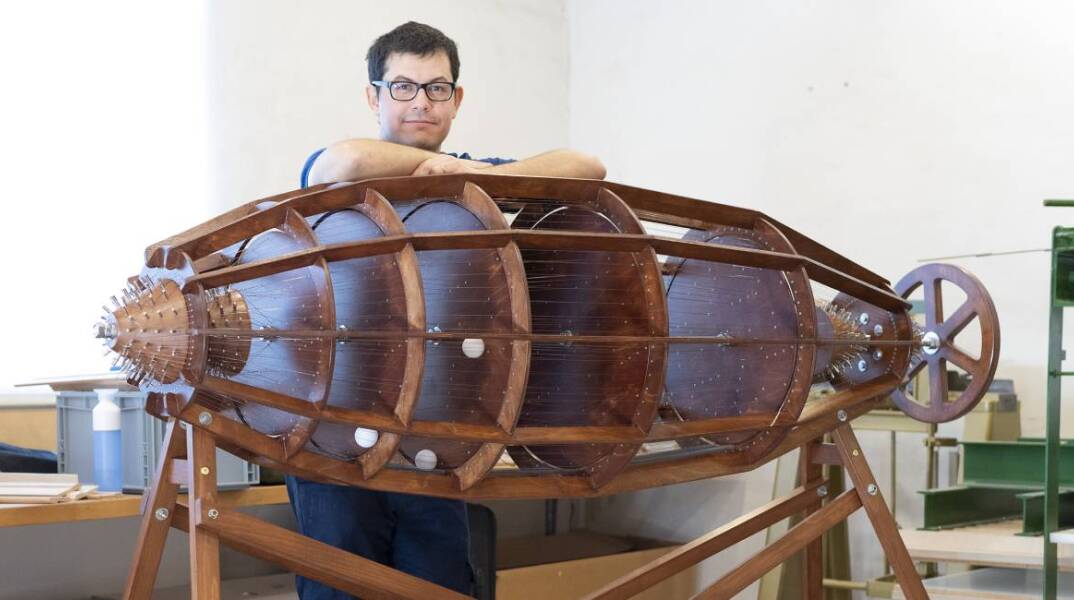 O εικαστικός Γιώργος Κουτσούρης