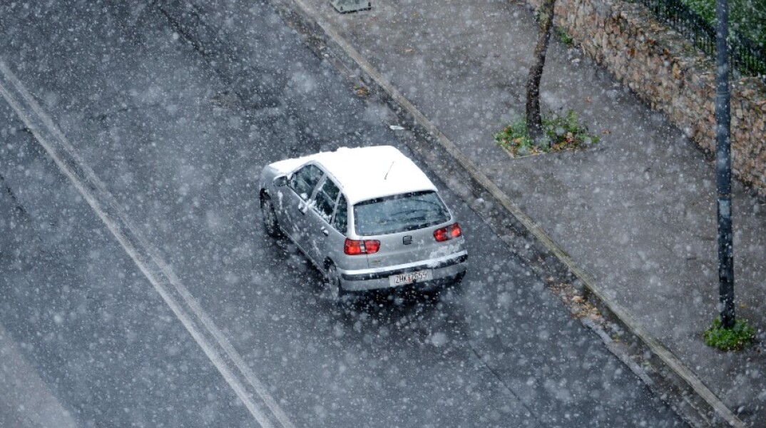 Προβλήματα στην κίνηση των οχημάτων λόγω του χιονιά