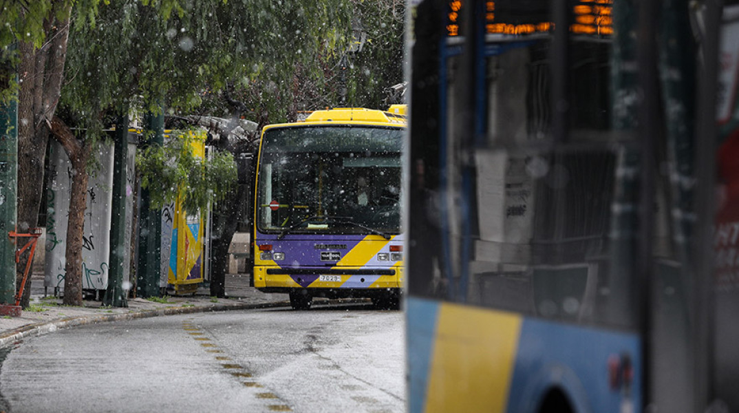 ΑΘΗΝΑ-ΚΥΜΑ ΚΑΚΟΚΑΙΡΙΑΣ "ΜΗΔΕΙΑ" ΧΙΟΝΟΝΕΡΟ ΚΑΙ ΧΑΜΗΛΕΣ ΘΕΡΜΟΚΡΑΣΙΕΣ // ΣΤΙΓΜΙΟΤΥΠΑ ΑΠΟ ΤΟ ΚΕΝΤΡΟ ΤΗΣ ΑΘΗΝΑΣ