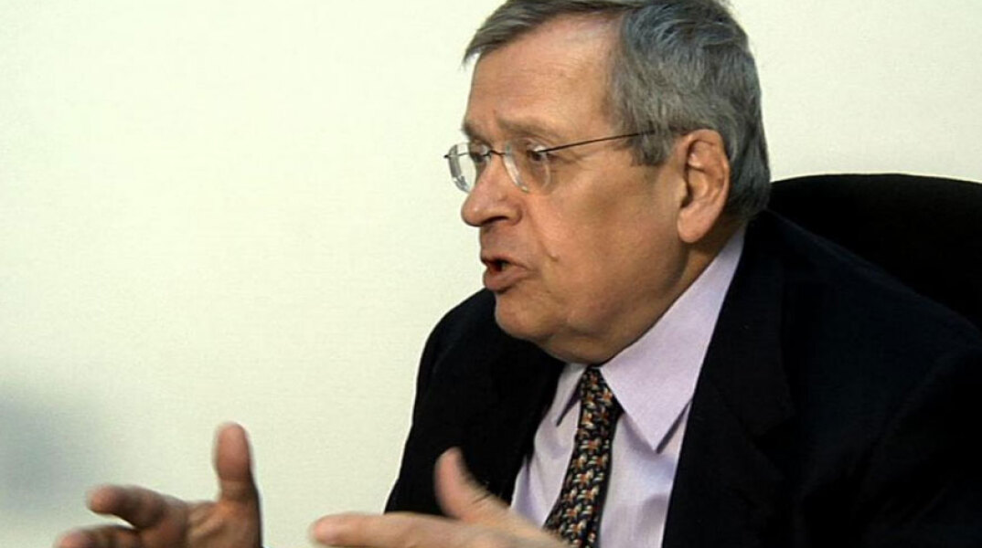 Στέφανος Μάνος