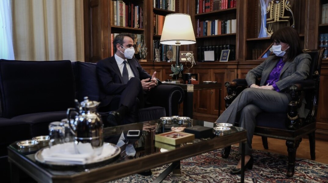 Ο Κυριάκος Μητσοτάκης και η Κατερίνα Σακελλαροπούλου