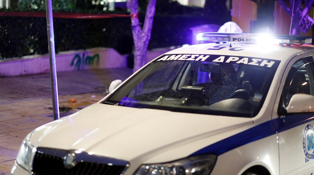 Εμπρηστικός μηχανισμός εντοπίστηκε το βράδυ της Παρασκευής έξω από την περίφραξη του Υπουργείου Εσωτερικών-Μακεδονίας Θράκης, επενέβη έγκαιρα η αστυνομία