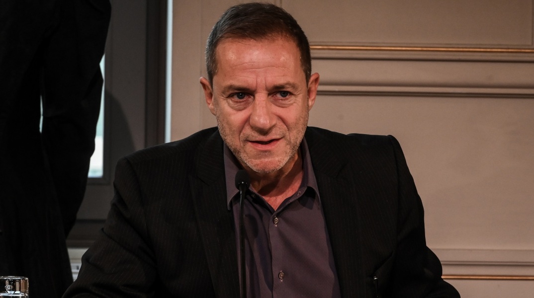 O Δημήτρης Λιγνάδης μίλησε για τη σχετική φημολογία πώς επίκειται ένταλμα σύλληψής του – Πώς σχολιάζει τον θόρυβο γύρω από το πρόσωπό του