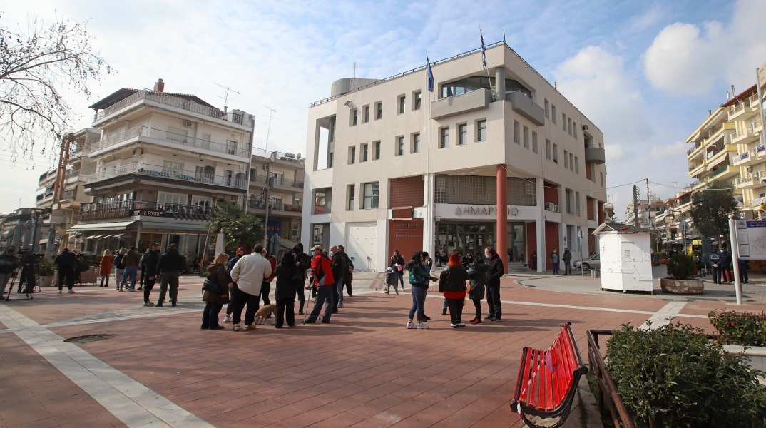 Κορωνοϊός – Θεσσαλονίκη: Έκτακτη σύσκεψη για τα νέα μέτρα στον δήμο Κορδελιού- Ευόσμου, αποκλείονται πιθανές εστίες συνωστισμού