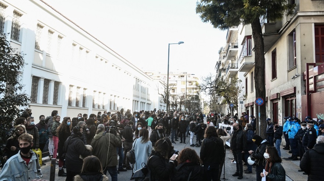 Διαμαρτυρία έξω από το Υπουργείο Πολιτισμού