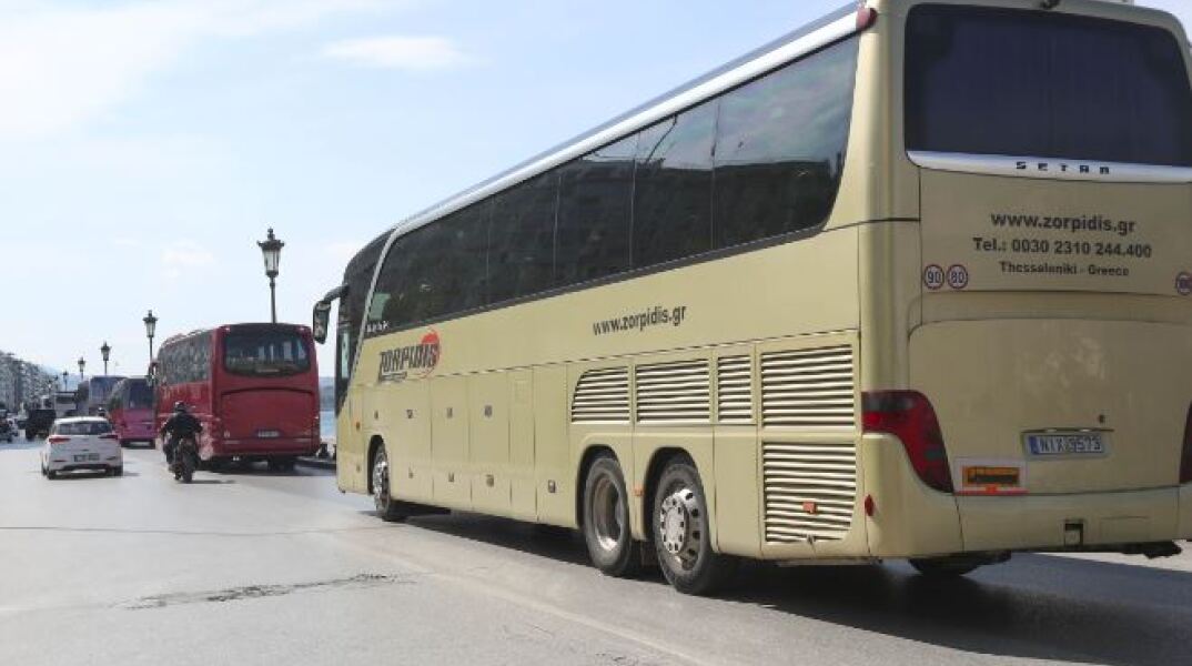 Τουριστικά λεωφορεία 