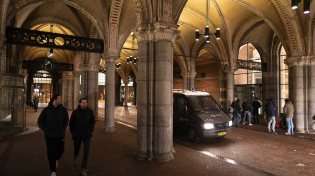 Κορωνοϊός - COVID-19, Ολλανδία, Απαγόρευση Κυκλοφορίας