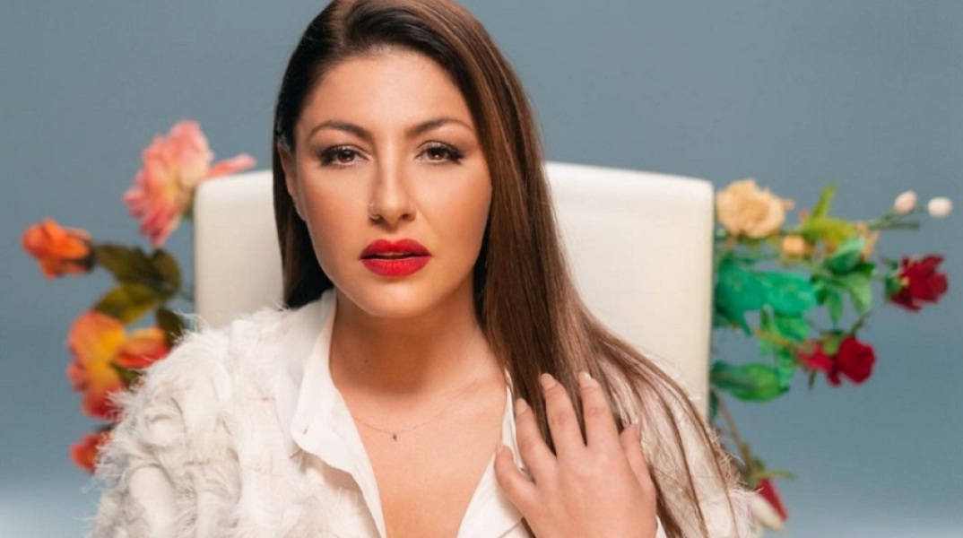 Έλενα Παπαρίζου